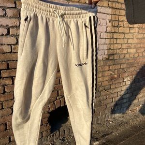 ‼️SOLD‼️ Adidas Small Jogger Pants 🖤🖤
